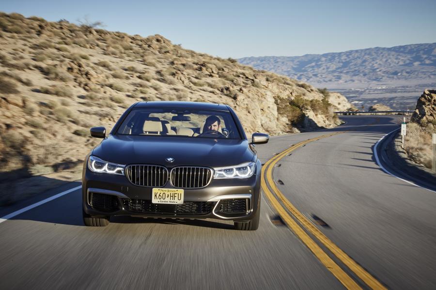  BMW M760i xDrive 2017 года  (NA) (фото 16 из 154)